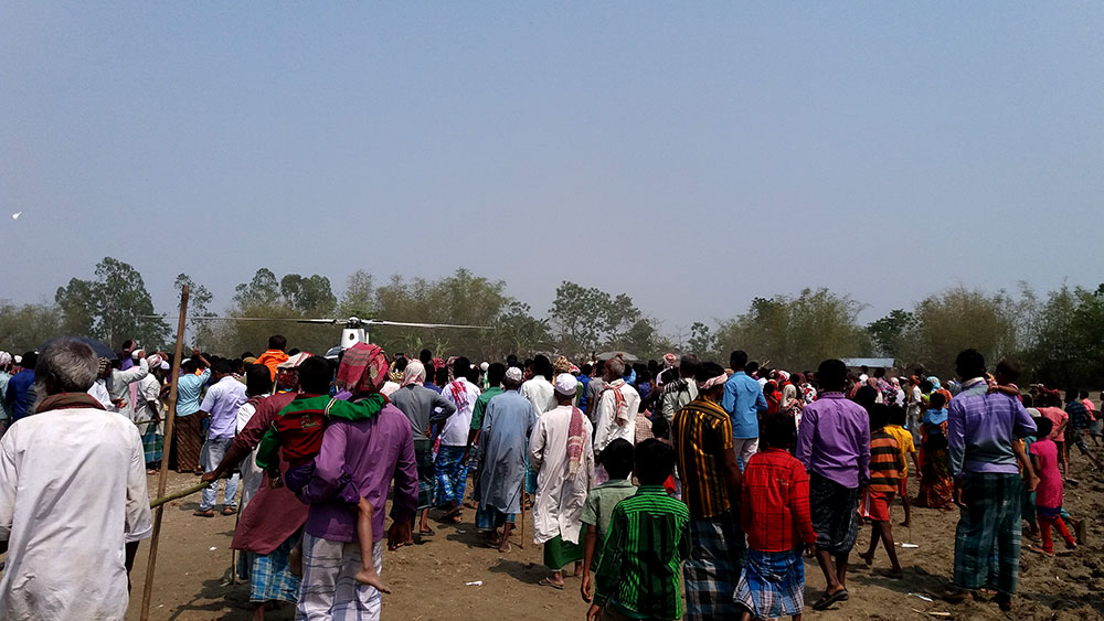 Fulkakata residents see off Badruddin Ajmal. Fulkakata residents see off Badruddin Ajmal.