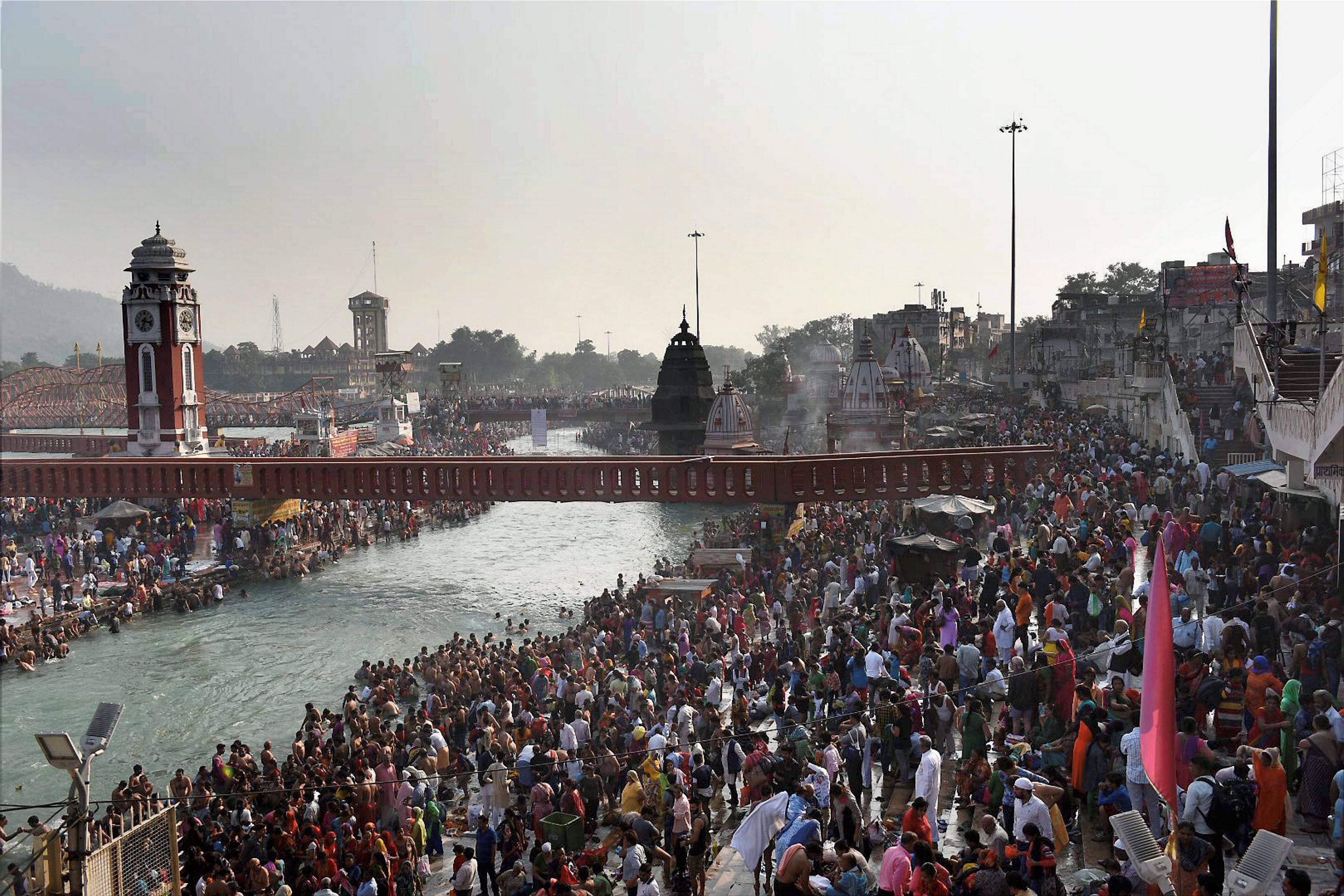 Haridwar's Har ki Paidi ghat by the Ganga is crowded with devotees there to offer prayers on Kartik Purnima. (Credit: PTI) Haridwar's Har ki Paidi ghat by the Ganga is crowded with devotees there to offer prayers on Kartik Purnima. (Credit: PTI)