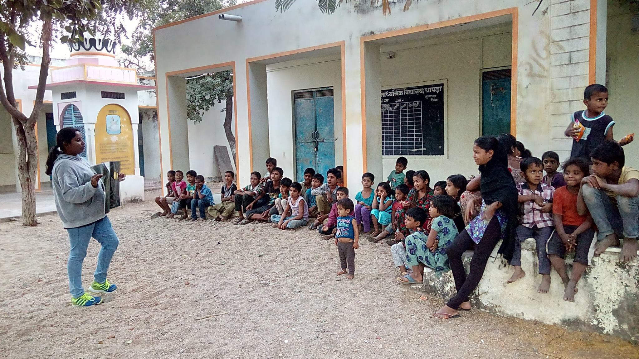 Storytelling session at Dhapara community library, Rajasthan. Credit: Loktantrashala - School For Democracy/Facebook.com Storytelling session at Dhapara community library, Rajasthan. Credit: Loktantrashala - School For Democracy/Facebook.com