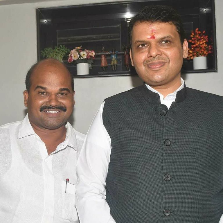 Dharavi BJP president Mani Balan with Maharashtra Chief Minister Devendra Fadnavis. Credit: Mani Balan via Facebook Dharavi BJP president Mani Balan with Maharashtra Chief Minister Devendra Fadnavis. Credit: Mani Balan via Facebook