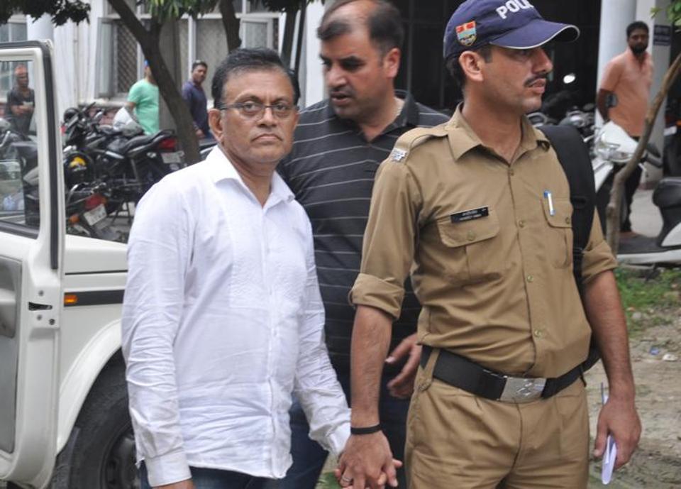 Amit Kumar, an Ayurvedic doctor who had no surgical training, was the mastermind of kidney rackets in Dehradun, Gurugram and other cities in India and had admitted to performing a number of renal transplant surgeries. (HT Photo) Amit Kumar, an Ayurvedic doctor who had no surgical training, was the mastermind of kidney rackets in Dehradun, Gurugram and other cities in India and had admitted to performing a number of renal transplant surgeries. (HT Photo)