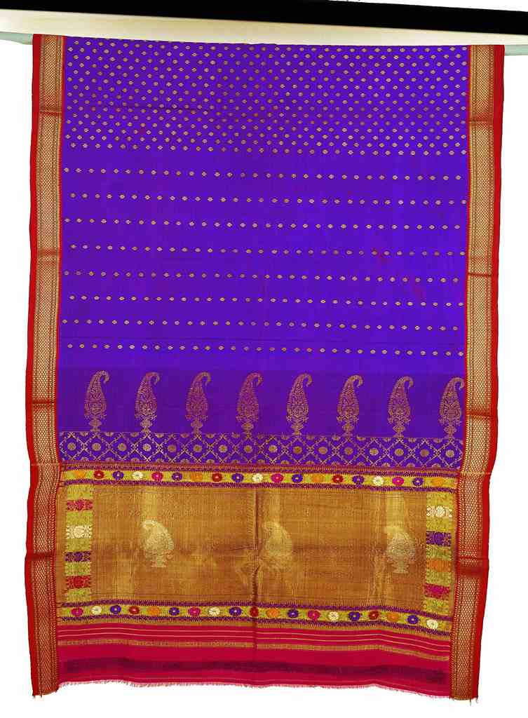 Paithani Sari. Photo courtesy: Courtesy Chhatrapati Shivaji Maharaj Vastu Sangrahalaya. Paithani Sari. Photo courtesy: Courtesy Chhatrapati Shivaji Maharaj Vastu Sangrahalaya.