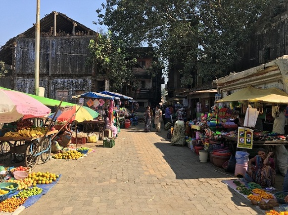 The market at Umbergaon. Photo by Venkataraghavan Rajagopalan. The market at Umbergaon. Photo by Venkataraghavan Rajagopalan.