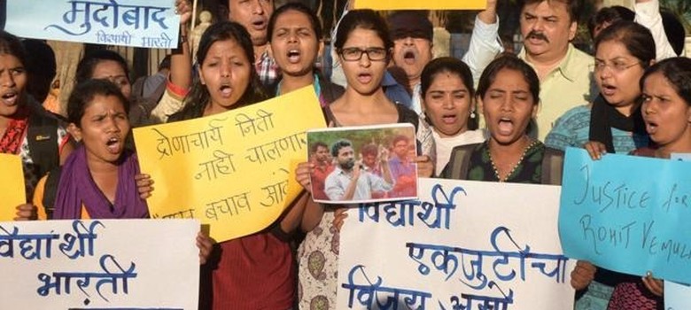 Police lathicharge University of Hyderabad supporters in Mumbai, detain 17