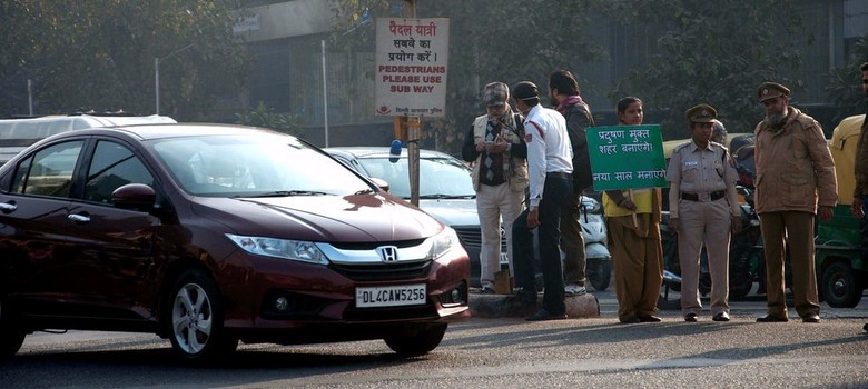 Delhi government calls off odd-even scheme after NGT refuses to exempt women and two-wheelers