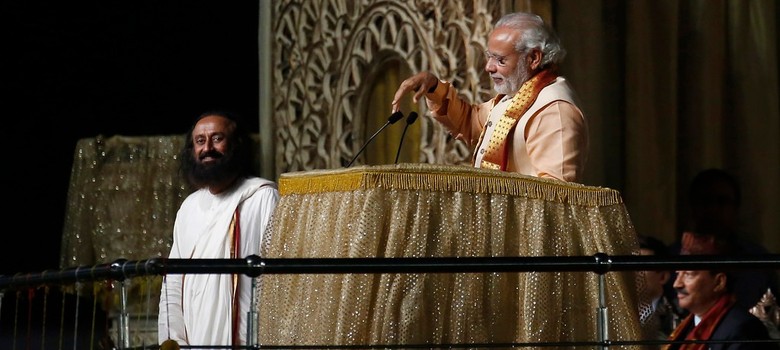 विश्व संस्कृति समारोह: जिसमें कोई अध्यात्म था तो हेकड़ी का था