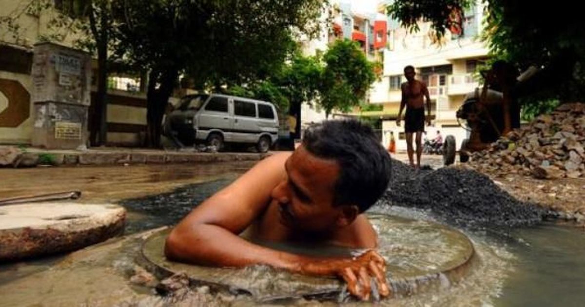 Mumbai: BMC worker killed, four injured after allegedly inhaling poisonous fumes inside manhole