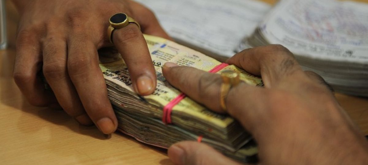 I-T sleuths identify another 5.56 lakh cases where tax profiles do not match demonetisation deposits