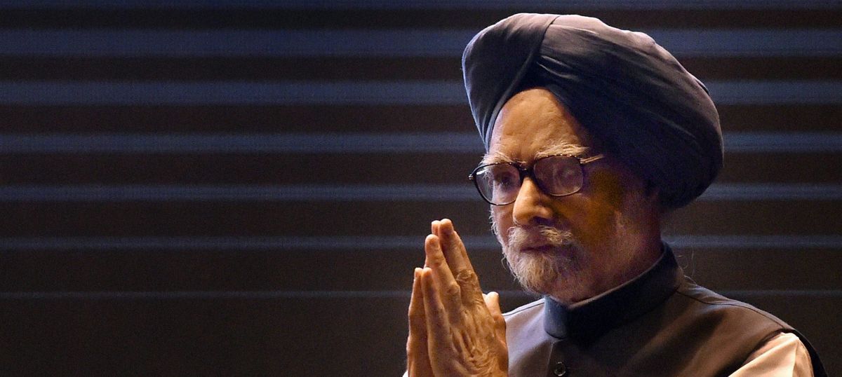 Demonetisation is organised loot, could lower GDP by 2%, says Manmohan Singh
