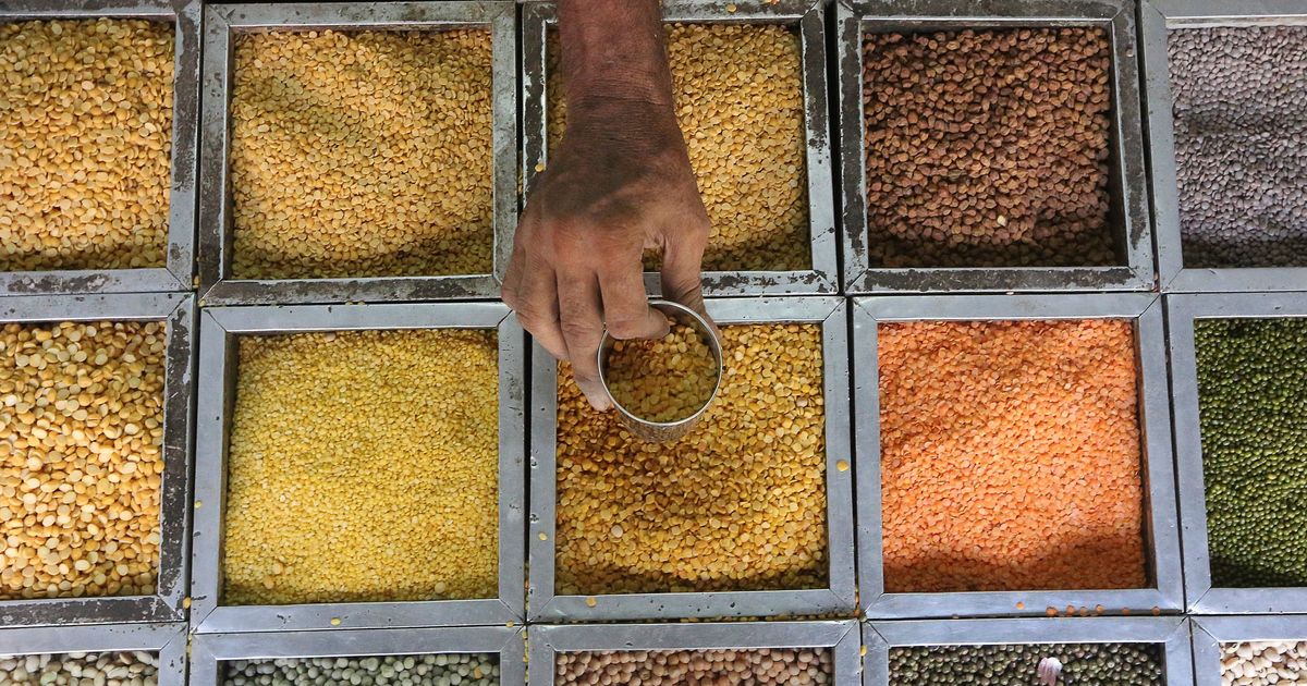 Centre puts imports of urad and moong dal under restricted category