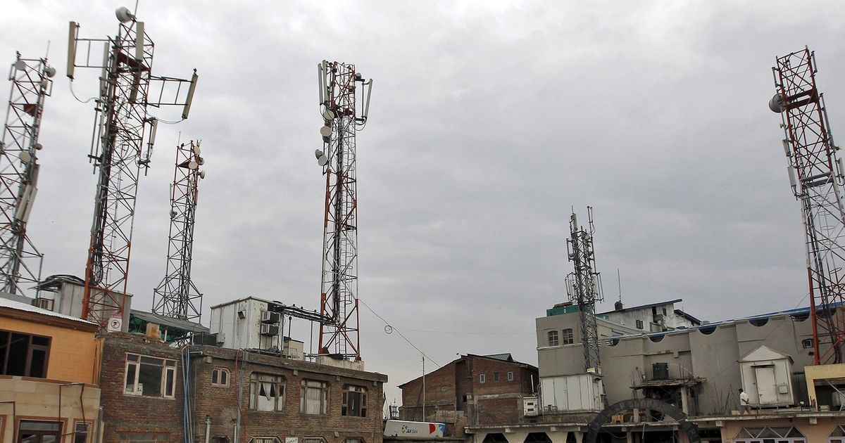 Farm laws: Farmers allegedly damage 1,500 Jio mobile towers in Punjab