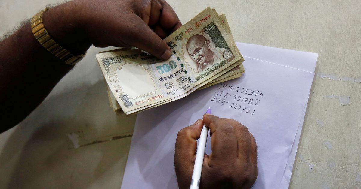 RBI directs banks to submit reports on collection of demonetised notes by Friday night