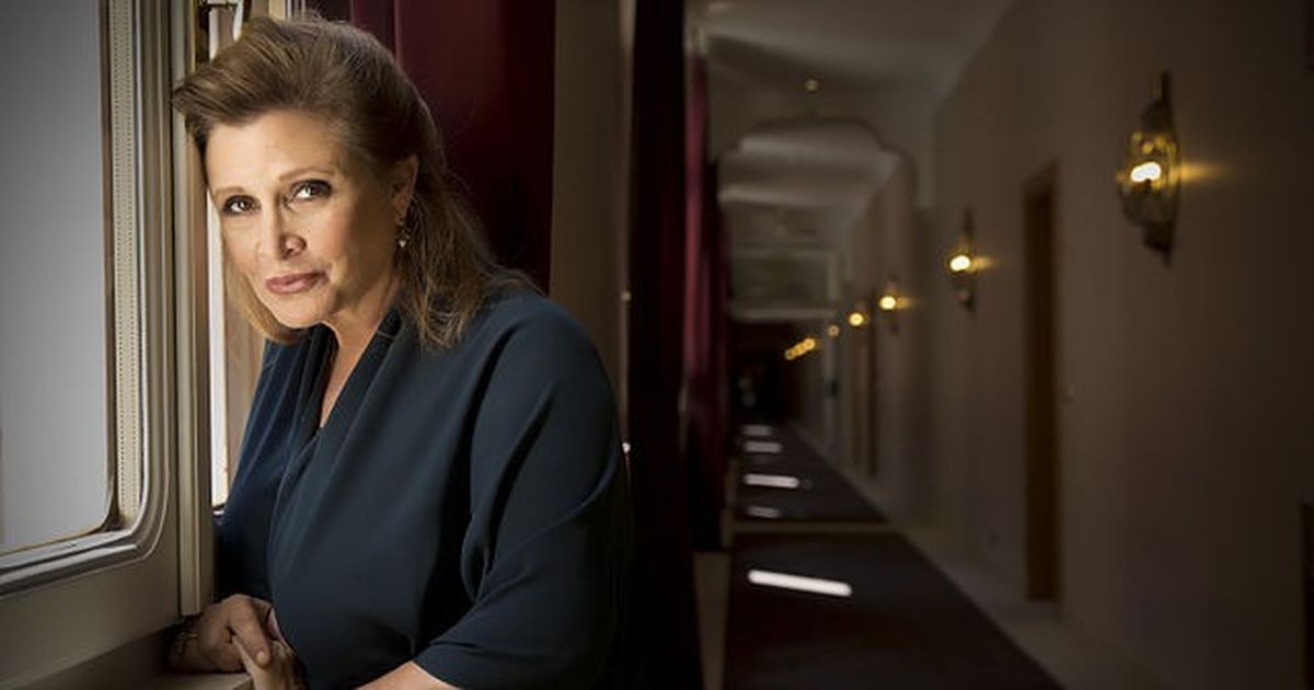 Stars Wars actor Carrie Fisher suffers heart attack during London-LA flight