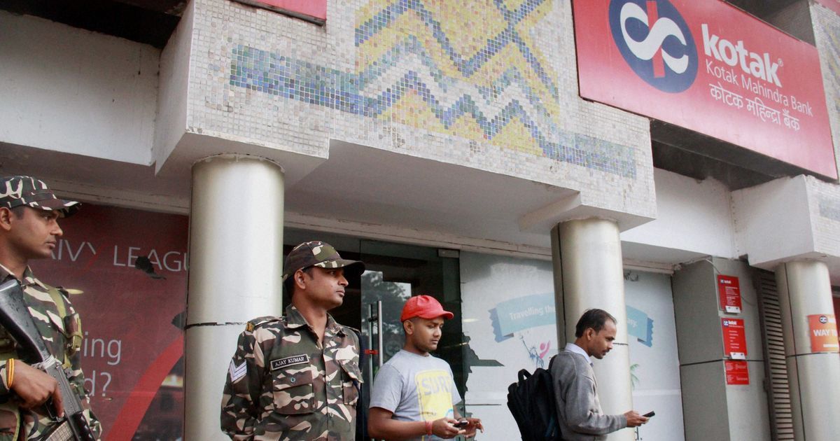 Demonetisation: Kotak Mahindra bank manager arrested for helping Paras Mal Lodha exchange old notes
