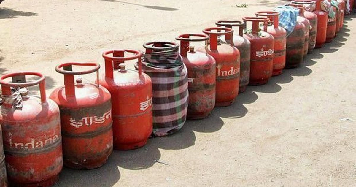 Subsidised LPG cylinder costlier by Rs 1.50 from Sunday, jet fuel price hiked 6%