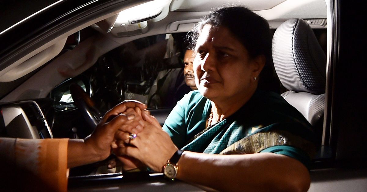VK Sasikala reaches Bengaluru's Parappana Agrahara jail to surrender
