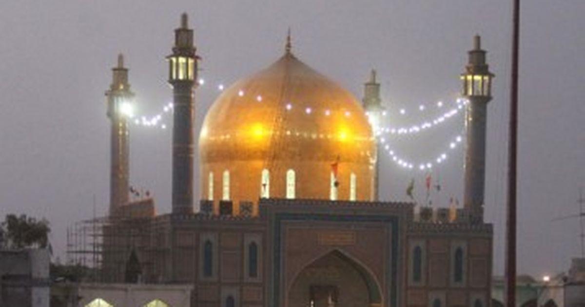 Pakistan: Dozens killed in blast near Sufi shrine in Sehwan