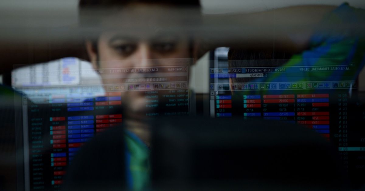 Markets extend losses a day after RBI cut its key rates