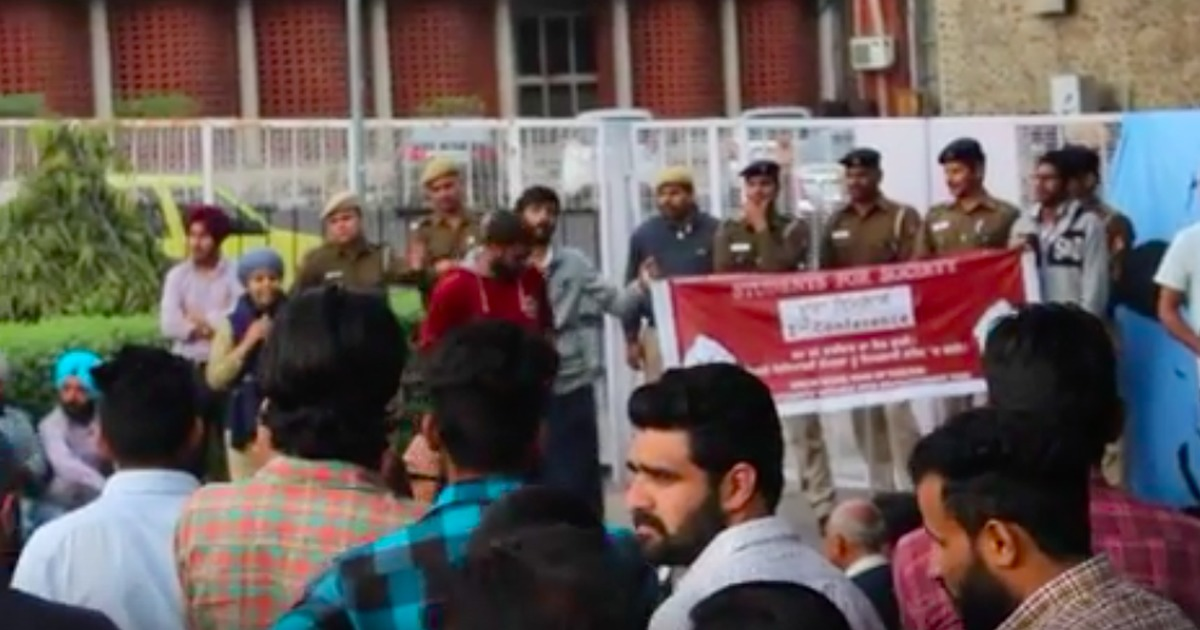Panjab University: Activist addresses seminar in disguise after ABVP threatens to disrupt it