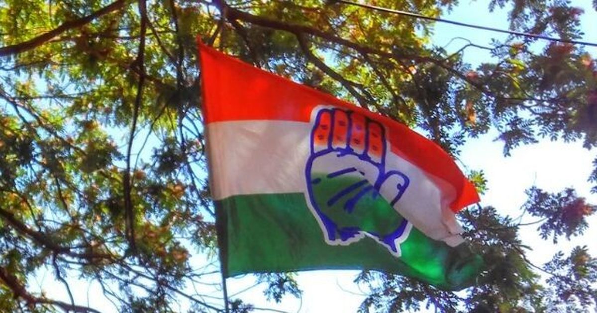 Congress flies its Gujarat MLAs to Bengaluru to prevent them from joining the BJP