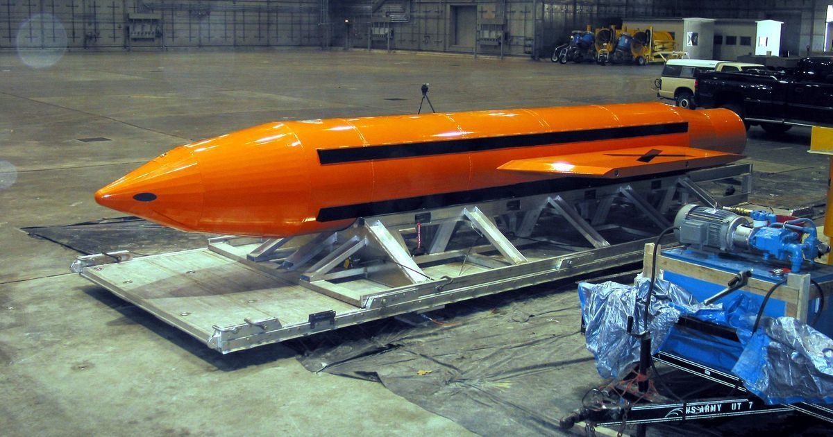 US drops ‘mother of all bombs’ in Afghanistan, claims it was targeting Islamic State fighters
