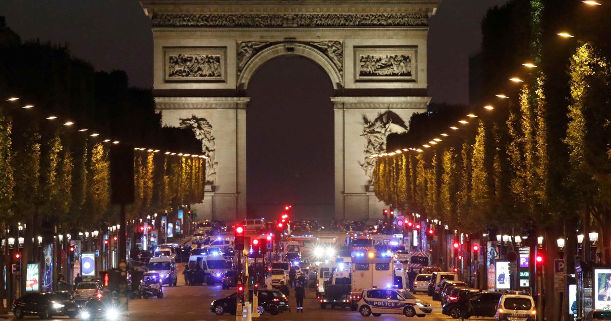French policeman killed, two others injured in Central Paris shooting claimed by the Islamic State