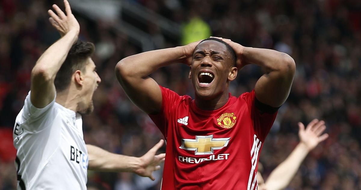 Mourinho eyes Man City raid ahead of losing De Gea