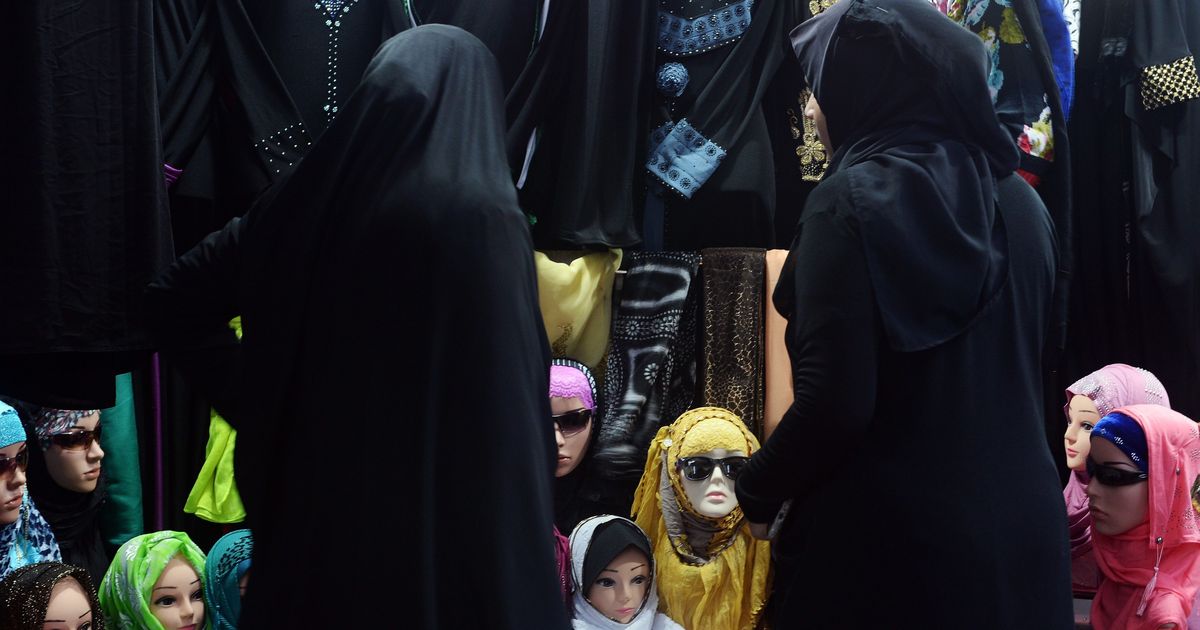 Triple talaq: Muslim law board says it will tell Qazis to advise grooms against the practice