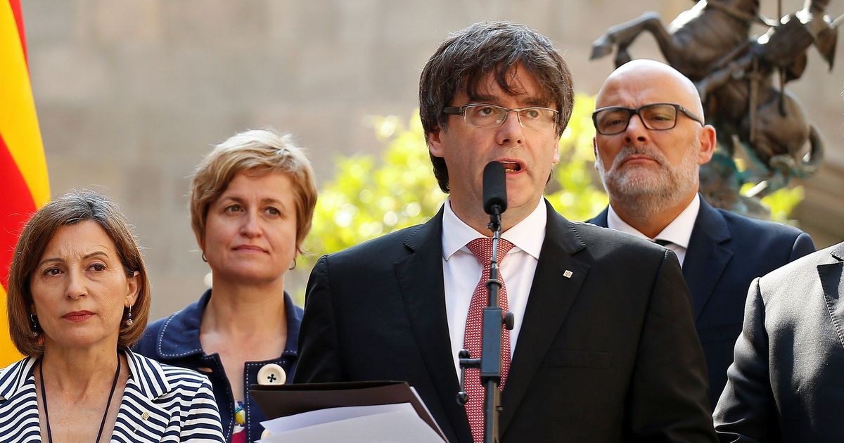 Sacked Catalan leader, four former aides turn themselves in to Belgian Police