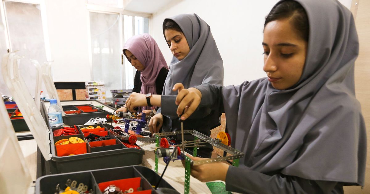 In reversal, Gambia's robotics team gets USA visas