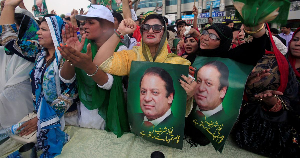 क्या नवाज़ शरीफ पाकिस्तान के सुप्रीम कोर्ट के खिलाफ जनता को लामबंद करने की कोशिश कर रहे हैं?