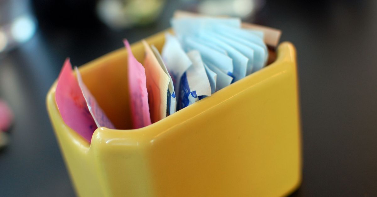 Lab notes: Can the artificial sweetener aspartame cause sterility?