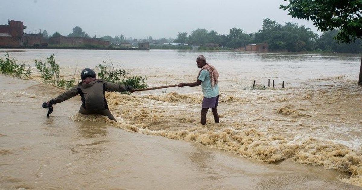 Nepal: 200 Indian tourists stranded in Chitwal because of floods and landslides