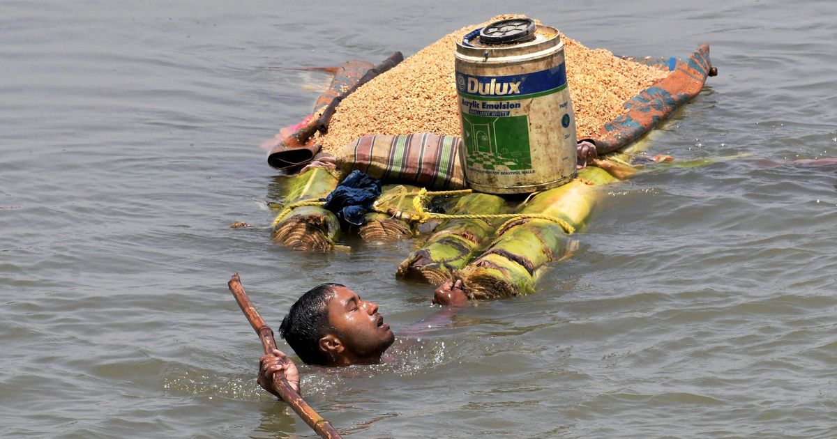 ‘उस शाम जो अफवाह फैली वह बाढ़ से परेशान लोगों के लिए एक और आपदा से कम नहीं थी’