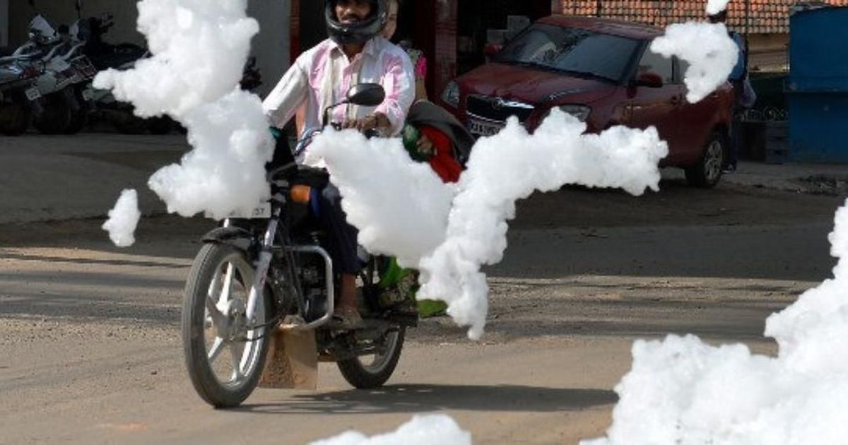 Bengaluru's Varthur lake spills toxic foam Bengaluru's Varthur lake spills toxic foam