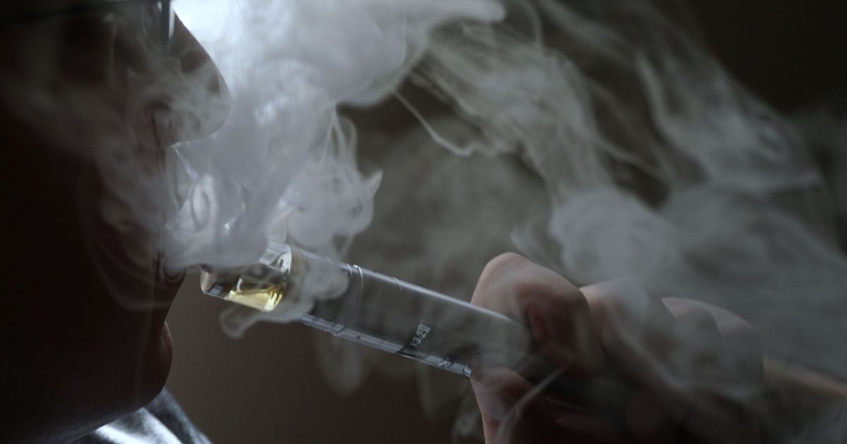 Centre asks states to ban manufacture, sale of e-cigarettes