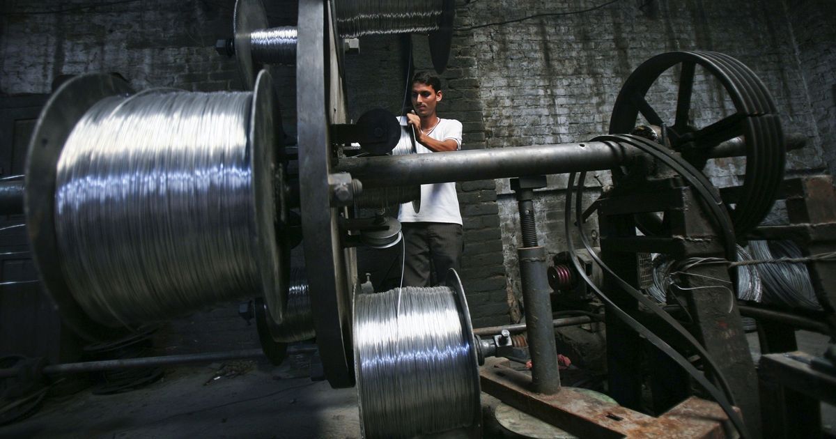 Industrial output growth declined to 3.8% in September