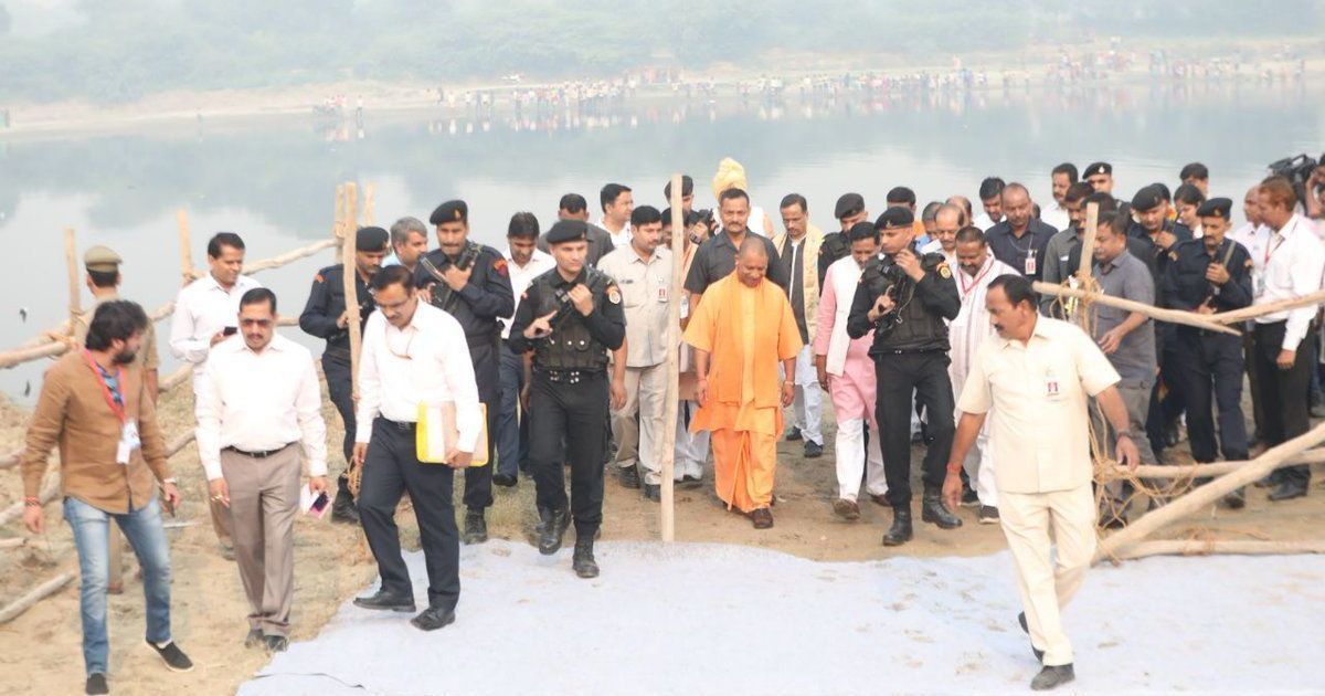 Uttar Pradesh CM Adityanath reaches Taj Mahal, participates in cleanliness drive
