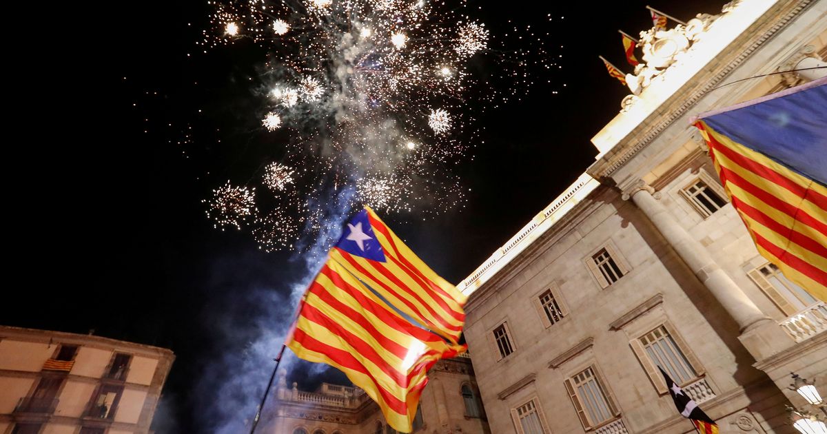 Catalonia: Pro-independence parties win majority in snap election announced by Spanish government