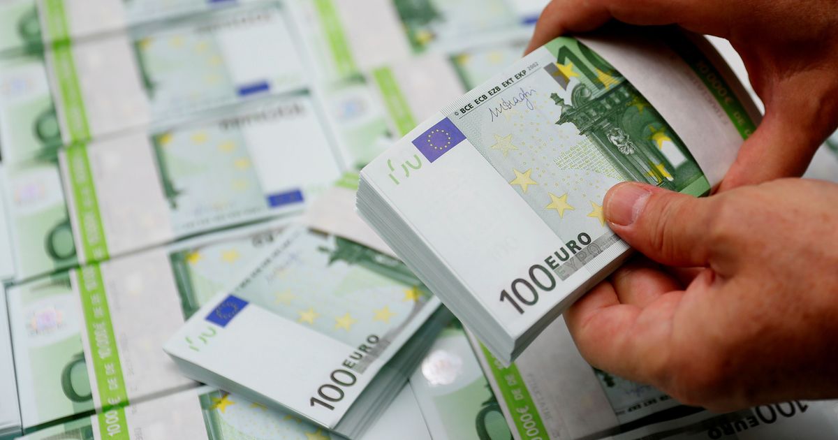 Euro slides to three-month low against yen after German chancellor says coalition talks have failed