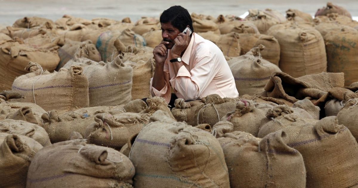 Illegal phone tapping violates right to privacy, only allowed in case of public emergency: Bombay HC