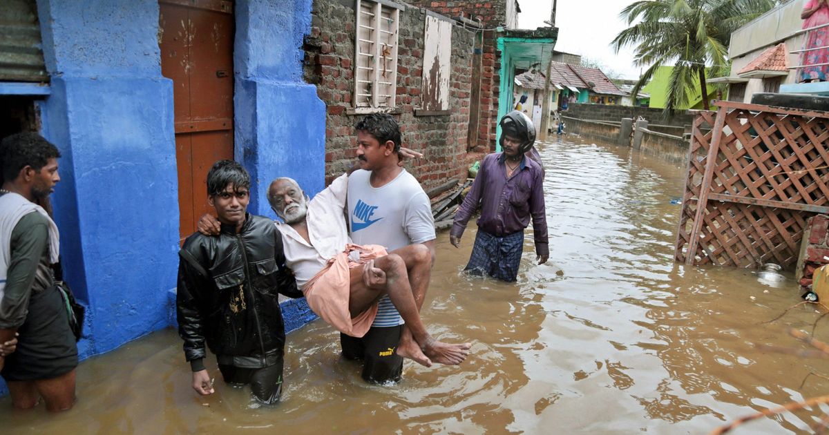 At least 8 dead as Cyclone Ockhi lashes Tamil Nadu and Kerala