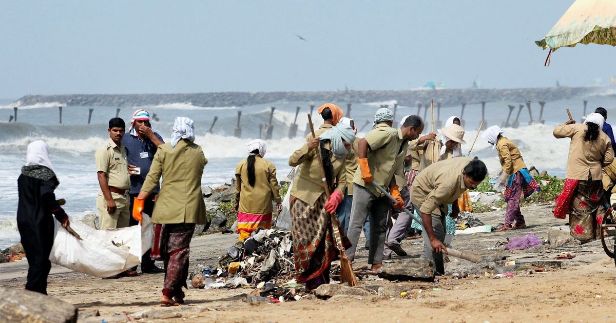 Cyclone Ockhi to weaken as it reaches Gujarat and North Maharashtra coasts by midnight