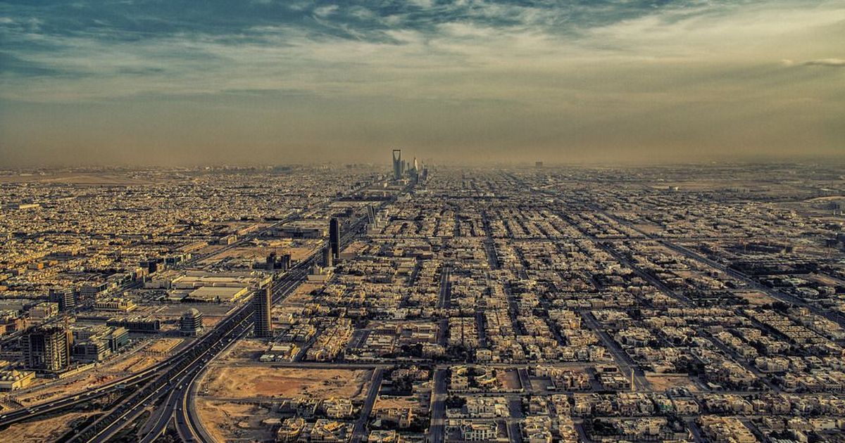 Saudi Arabia intercepts missile over Riyadh