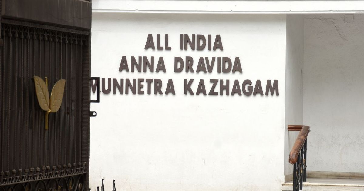 Madras HC delivers split verdict on disqualification of 18 AIADMK MLAs, third judge to hear matter