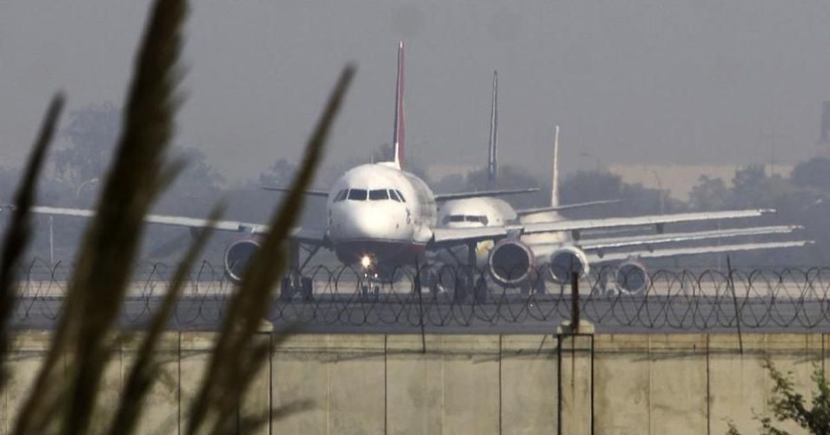 Fog delays flights, trains in Delhi