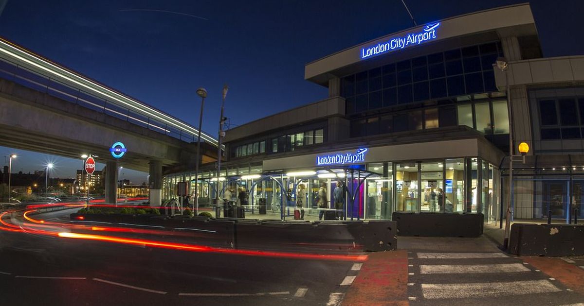 London City Airport shut after authorities find World War II bomb in Thames