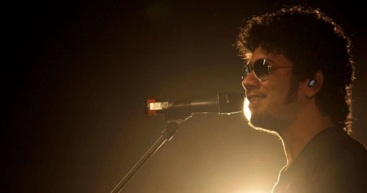 Complaint filed against singer Papon for kissing minor girl on set of reality show