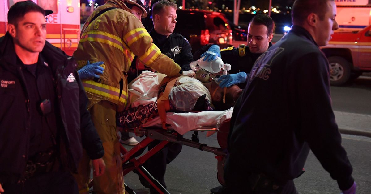 New York: Five passengers killed after tourist helicopter crashes into East River