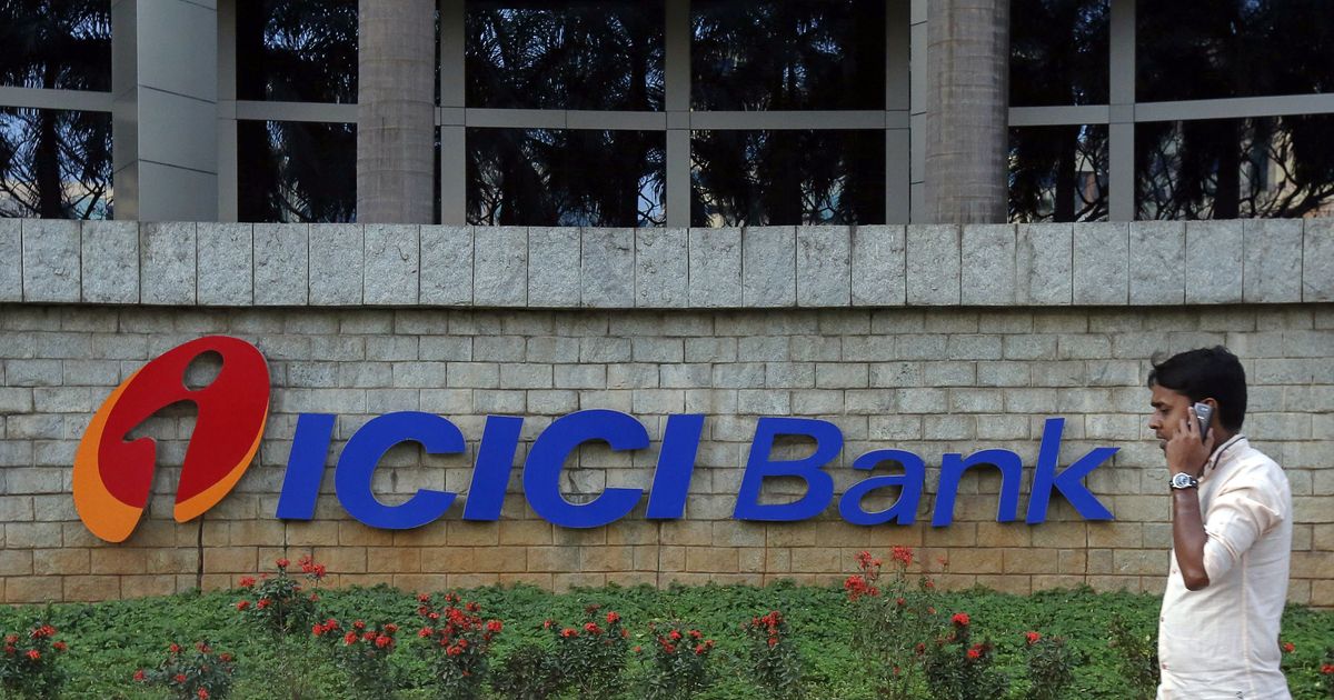 Chanda Kochhar has not been asked to go on leave pending investigation, clarifies ICICI Bank